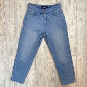 Hollister Ultra High Rise Mom Jeans size W31x L27